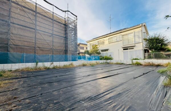 スーパー至近！ゆとりある前面道路♪関前4丁目ラスト1区画の画像