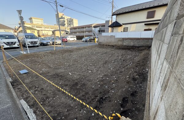 上連雀6丁目｜開放感あふれる北東角地×37坪｜自由設計で叶える邸宅の画像